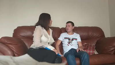 მორცხვი სტუდენტი დაარტყა დაუოკებელი მასწავლებელი (მილფ ალინა თუმანოვა)